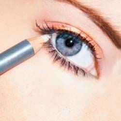 Как научиться делать подводку глаз карандашом