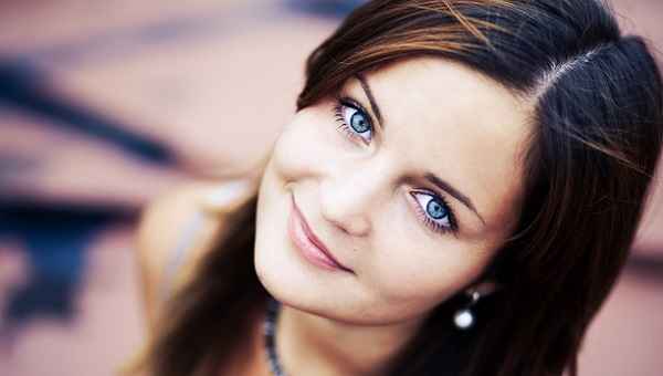 Как правильно сделать дневной макияж для голубых глаз