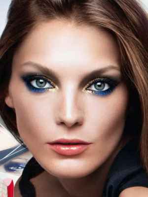 Как сделать красивый макияж самой себе для голубых глаз