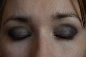 Дневной макияж для серо голубых глаз фото пошаговое фото