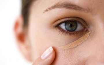 Как сделать макияж чтобы скрыть мешки под глазами