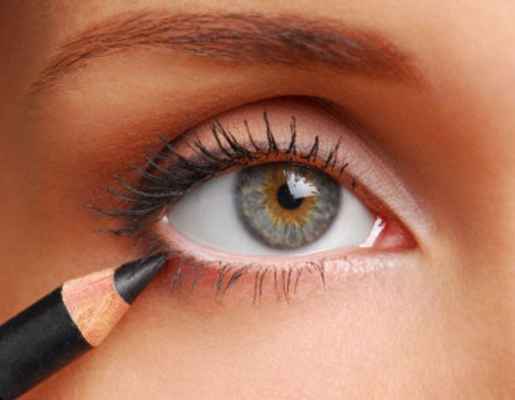 Как сделать подводку для глаз в домашних условиях карандашом для глаз