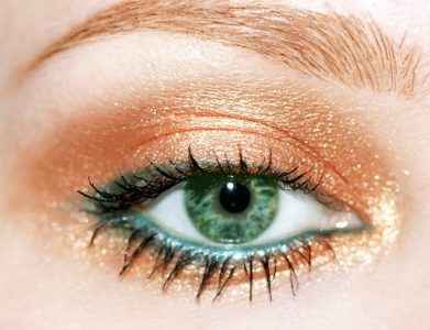 Дневной макияж для русых с зелеными глазами