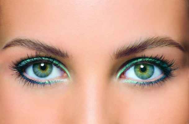 Как сделать легкий макияж для зелёных глаз