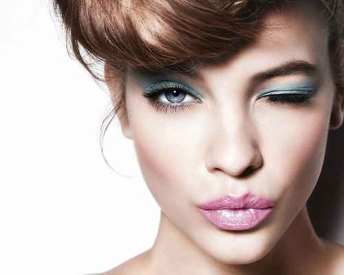 Дневной макияж для голубых глаз и русых волос