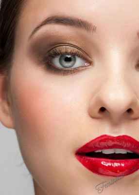 Какой макияж подходит для серых глаз и русых волос