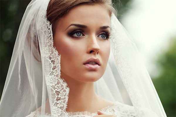 Нежный макияж для карих глаз невесты