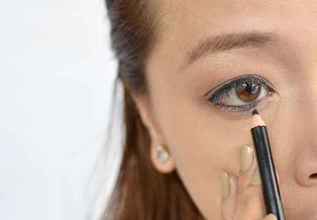 Как правильно красить глаза карандашом нижнее веко