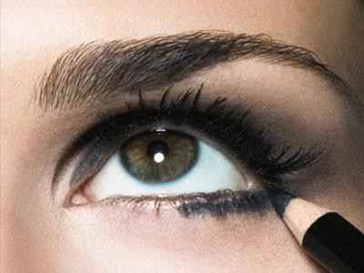 Красивый макияж для голубых глаз и круглого лица