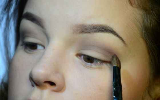 Правильный макияж для глаз с нависшими веками фото пошагово