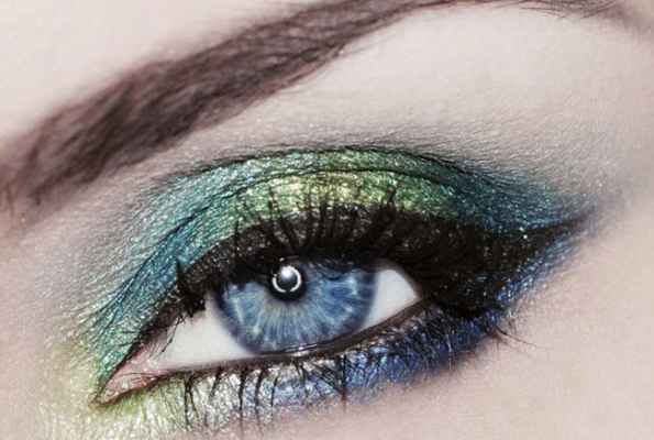 Дневной макияж для серо голубых глаз и светлых волос