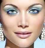 Дневной макияж для серо голубых глаз и светлых волос