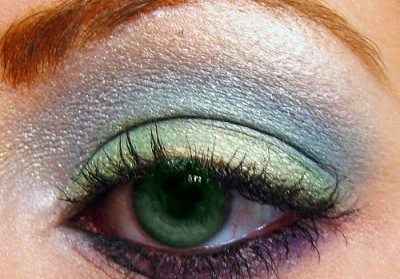 Макияж для блондинок с серо зелеными глазами фото пошагово