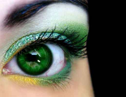 Фото макияж смоки айс для серо зеленых глаз и светлой кожи фото