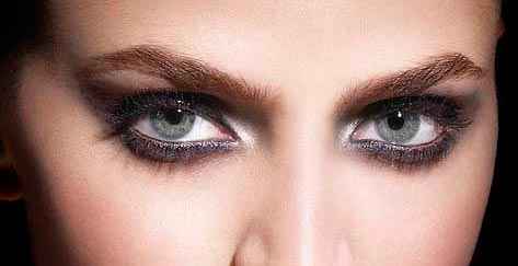 Современный макияж для серых глаз
